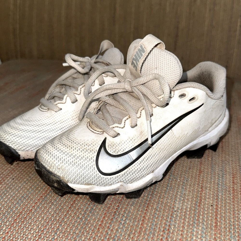 Nike football cleats size 1.5